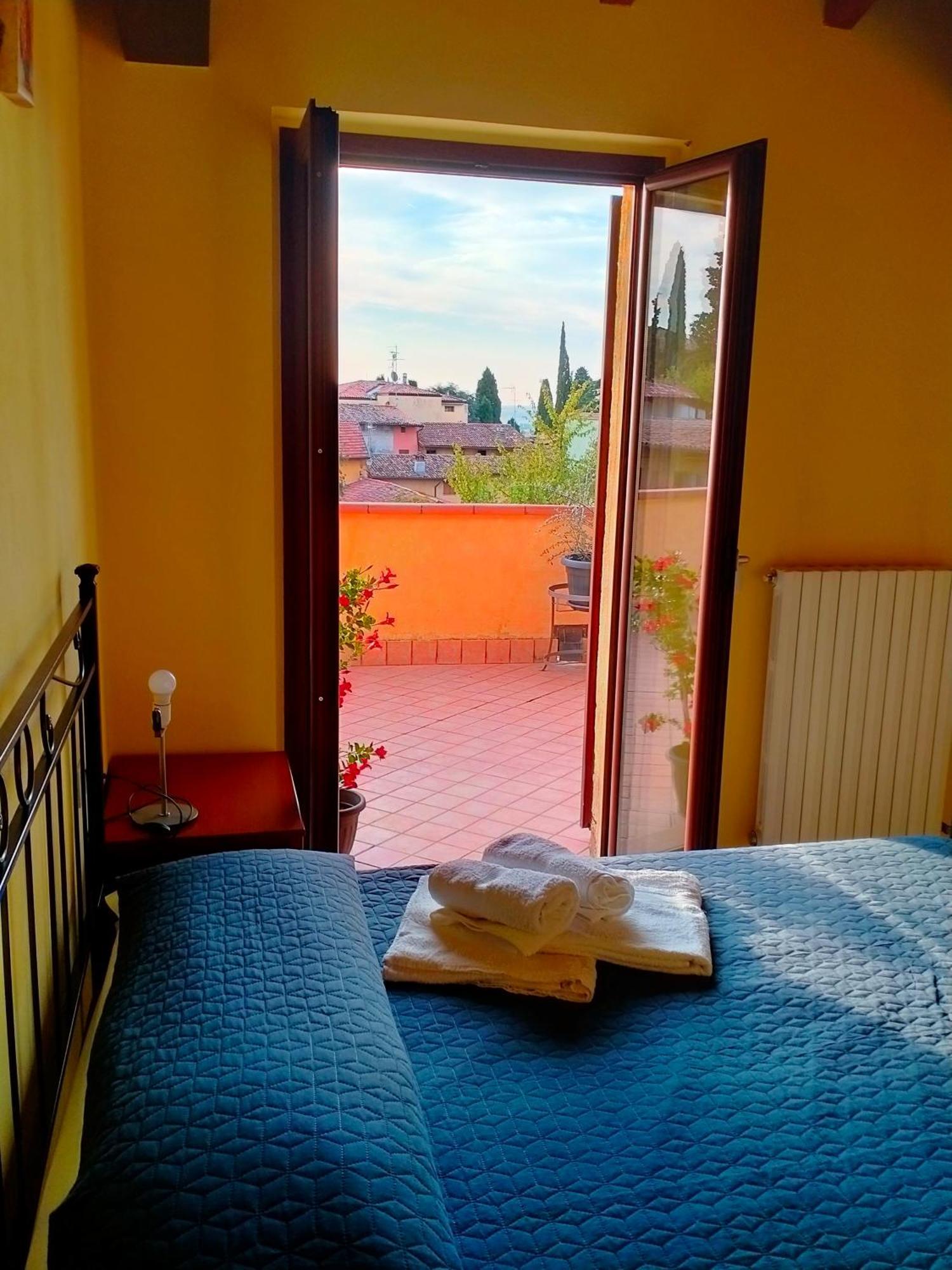 Ferienwohnung Borgo Antico San Felice del Benaco Exterior foto